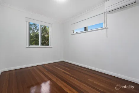 Property photo of 76 Penfold Parade Wynnum QLD 4178