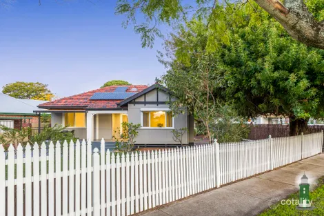 Property photo of 1 Holmes Place Hilton WA 6163