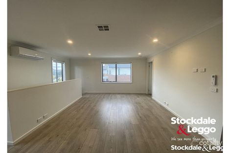 Property photo of 2 Everly Lane Westmeadows VIC 3049