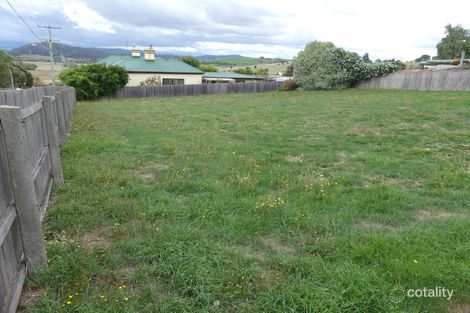 33 Tower Hill St, Deloraine, TAS 7304