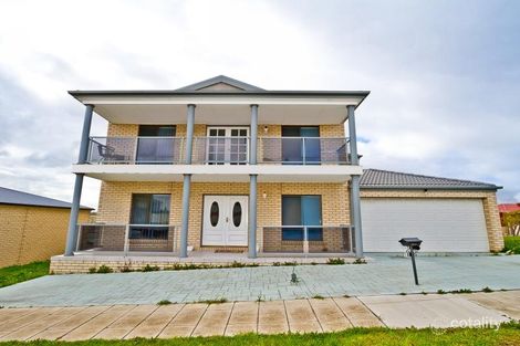 Property photo of 18 Bickerton Way Roxburgh Park VIC 3064