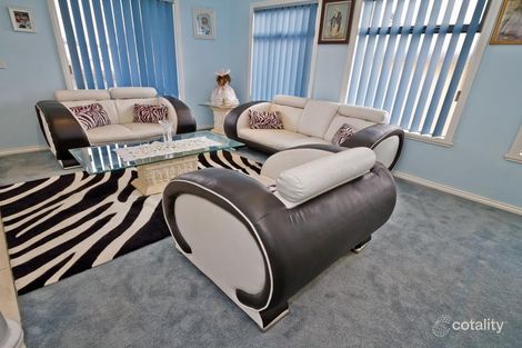 Property photo of 18 Bickerton Way Roxburgh Park VIC 3064