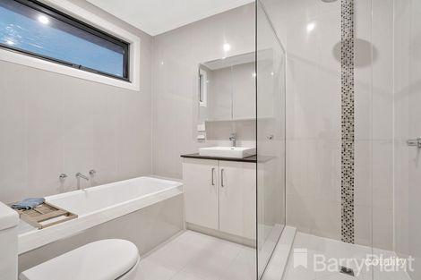 Property photo of 1/35 Irving Street Mount Waverley VIC 3149