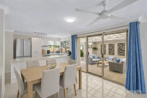 Property photo of 28 Harrow Place Arundel QLD 4214