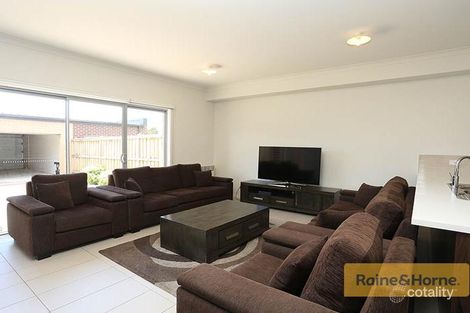 Property photo of 46 Sahi Crescent Roxburgh Park VIC 3064