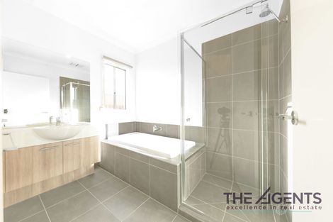 Property photo of 69 Cinnamara Circuit Tarneit VIC 3029