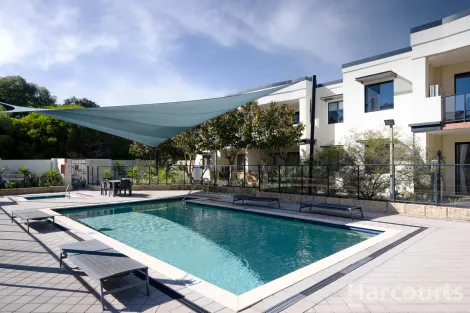 Property photo of 16/5 Eastleigh Loop Currambine WA 6028