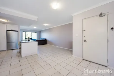 Property photo of 16/5 Eastleigh Loop Currambine WA 6028