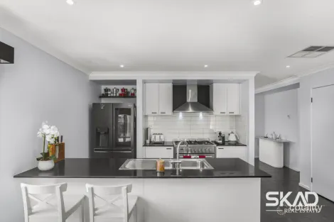 Property photo of 8 Amberfield Street Mickleham VIC 3064