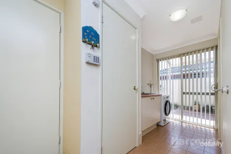 Property photo of 19 Lyndavale Loop Carramar WA 6031