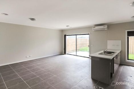 Property photo of 18 Caversham Drive Pakenham VIC 3810