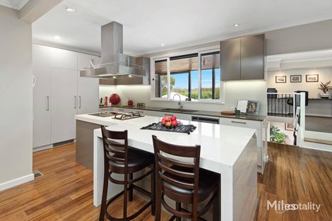 Property photo of 24 Braid Hill Road Macleod VIC 3085