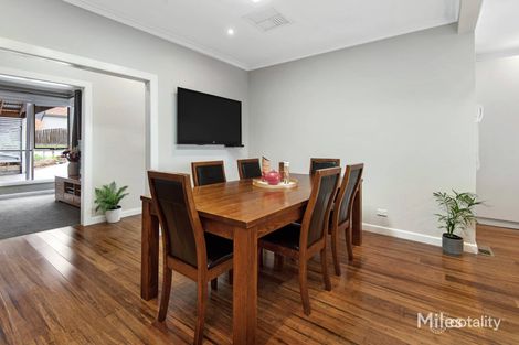 Property photo of 24 Braid Hill Road Macleod VIC 3085