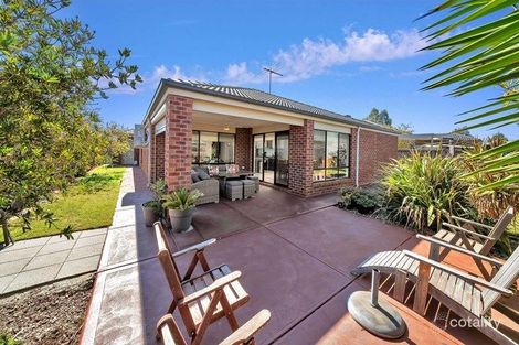 Property photo of 10 Lanata Way Brookfield VIC 3338