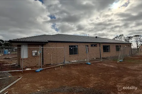 Property photo of 14 Foal Way Kilmore VIC 3764