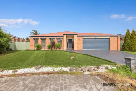 19 Greenock Cres, Cranbourne East, VIC 3977