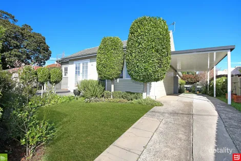 24 Lake Heights Rd, Lake Heights, NSW 2502