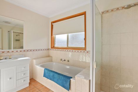 Property photo of 7 Redleaf Close Lara VIC 3212