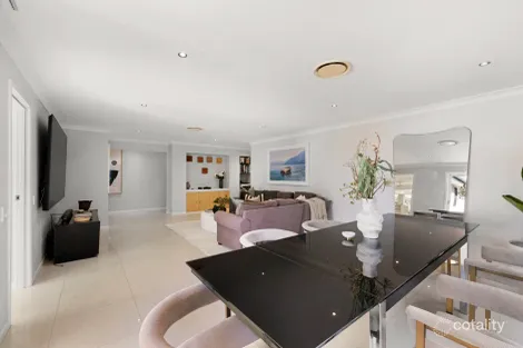Property photo of 5 Nootka Court Broadbeach Waters QLD 4218