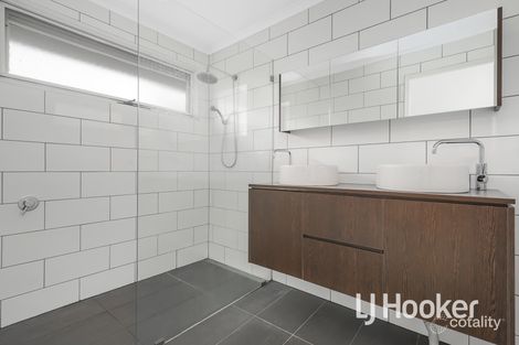 Property photo of 15 Manning Close Hampton Park VIC 3976