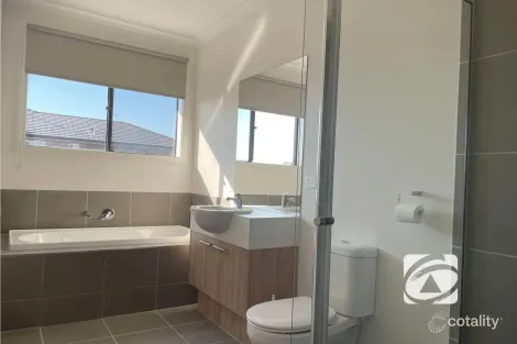 Property photo of 51 Tongs Boulevard Clyde VIC 3978