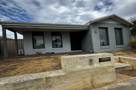 Property photo of 5 Torino Crescent Piara Waters WA 6112