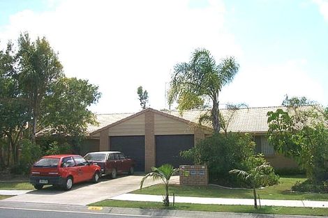 2/61 Kangaroo Ave, Coombabah, QLD 4216