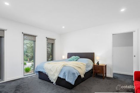 Property photo of 21 McGown Road Mount Eliza VIC 3930