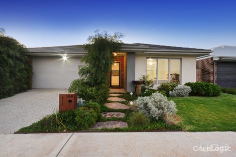 Property photo of 100 Treeve Parkway Werribee VIC 3030