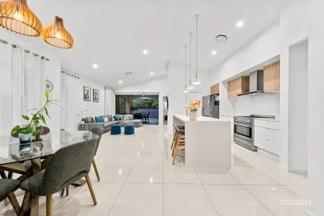 Property photo of 5 Suffolk Place Pallara QLD 4110