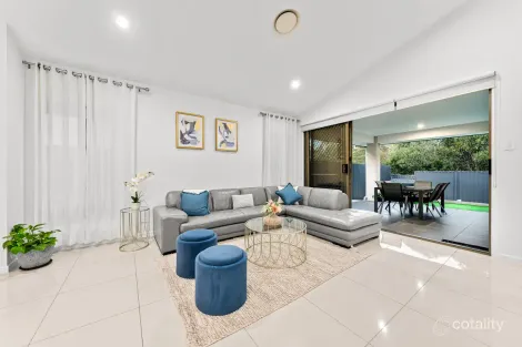 Property photo of 5 Suffolk Place Pallara QLD 4110