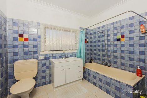 Property photo of 14 Welwyn Parade Deer Park VIC 3023
