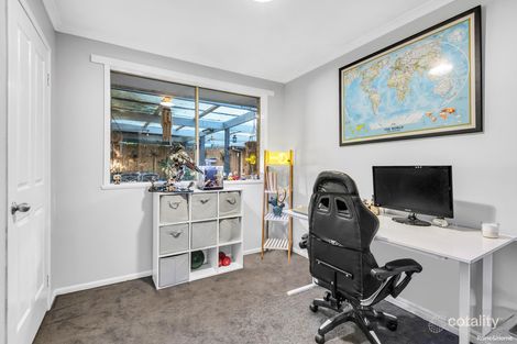 Property photo of 11 Staunton Walk Cranbourne East VIC 3977