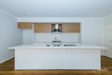 Property photo of 19 Mervyn Way Mambourin VIC 3024