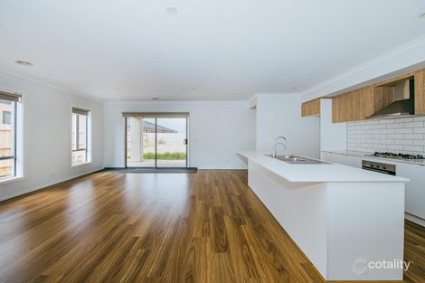 Property photo of 19 Mervyn Way Mambourin VIC 3024
