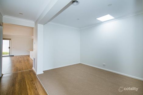 Property photo of 19 Mervyn Way Mambourin VIC 3024