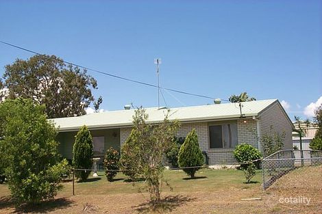 4 Matthew Dr, Urangan, QLD 4655