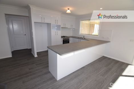 Property photo of 52 Wentworth Drive Kelso NSW 2795