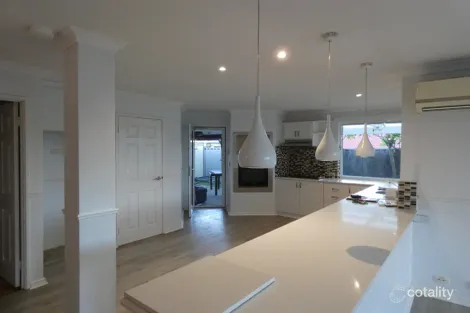 30 Stonehaven Pde, Kinross, WA 6028