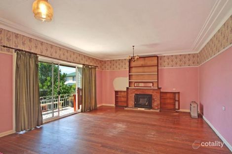 Property photo of 37 Mulgen Crescent Bomaderry NSW 2541
