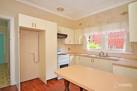 Property photo of 37 Mulgen Crescent Bomaderry NSW 2541