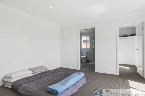 Property photo of 7 Macleod Circuit Pakenham VIC 3810