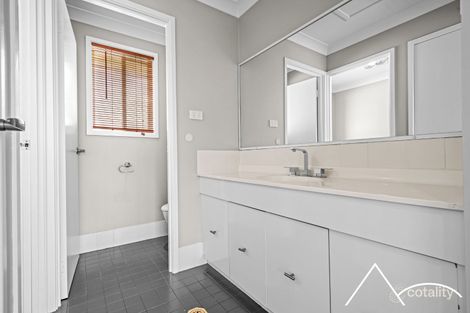 Property photo of 1 Moore Place Currans Hill NSW 2567