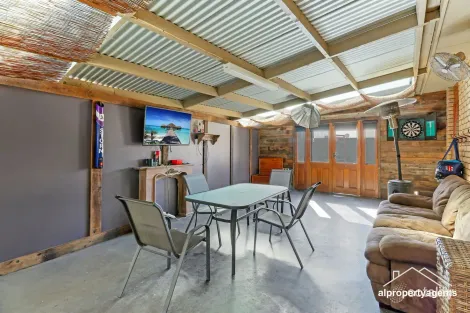 Property photo of 19 Mintern Crescent Horsham VIC 3400