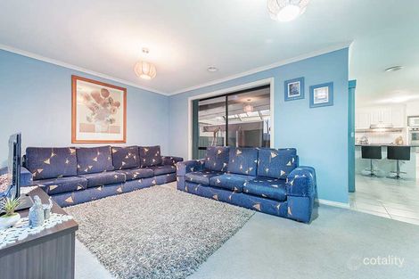 Property photo of 10 Edgecombe Way Roxburgh Park VIC 3064