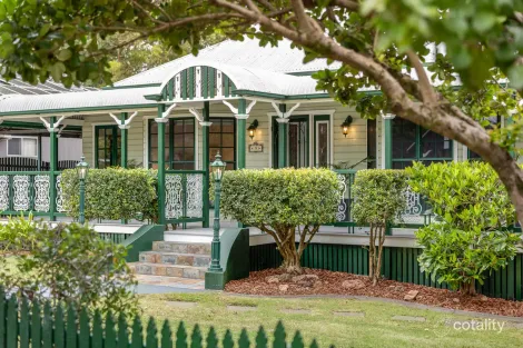 9 Amos Cres, Mount Lofty, QLD 4350