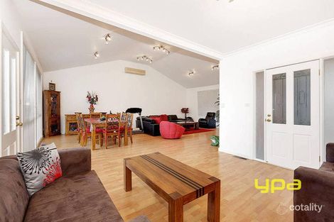 Property photo of 17 Moore Crescent Reservoir VIC 3073