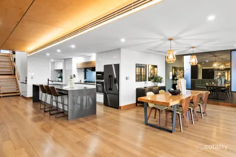 Property photo of 101 Mountain Street Mount Gravatt QLD 4122