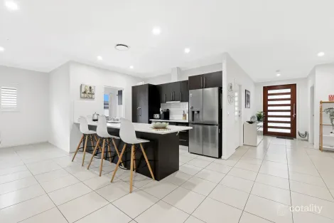 Property photo of 10 Wright Court Upper Coomera QLD 4209