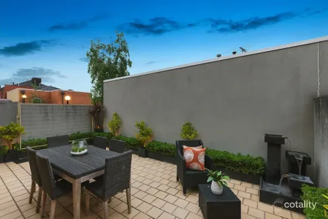 Property photo of 2/20-26 Tulloch Grove Glen Waverley VIC 3150
